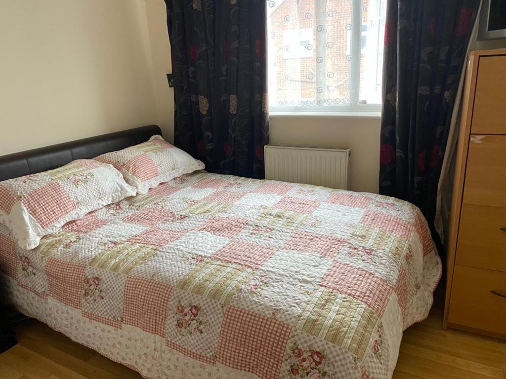 Specious Room In Northolt Northolt  Exterior foto